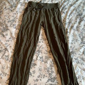 Aritzia Green Pants Size S